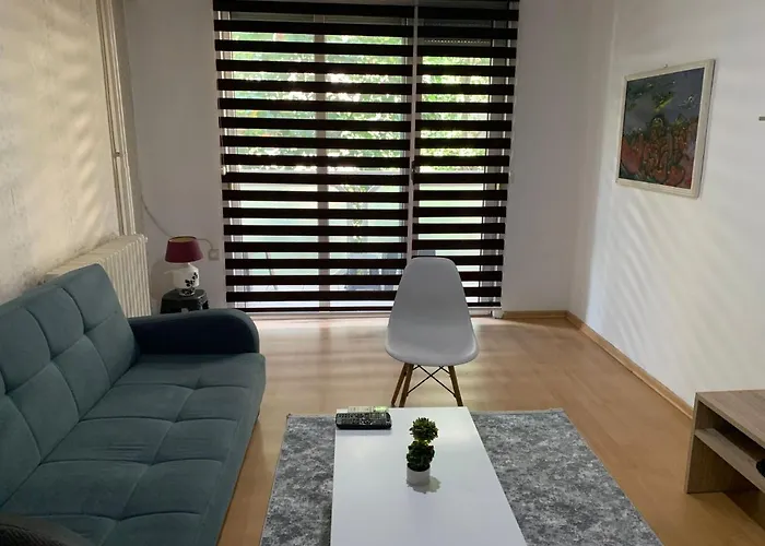 Lungro\'S Square Apartment